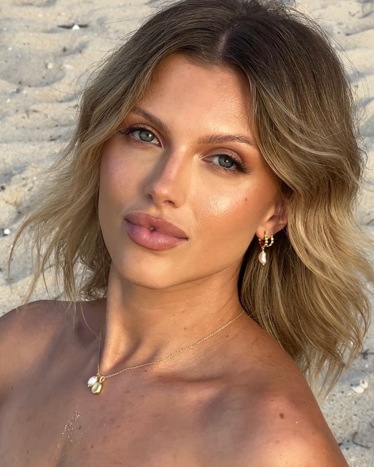 Shaè Luster Hoops